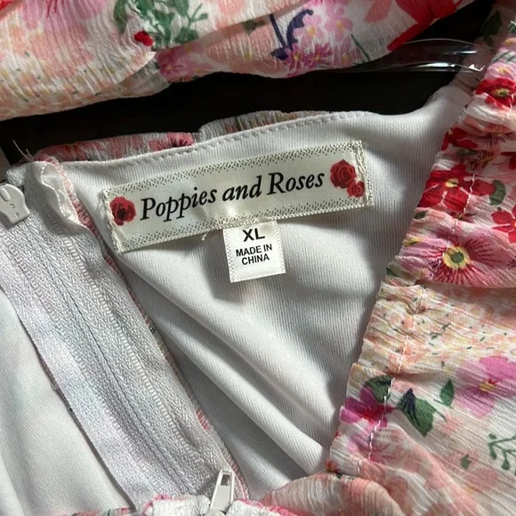 Poppies and Roses Long-Sleeve Ruched Bodice Floral Printed Knit Shift Dress - Picture 12 of 15